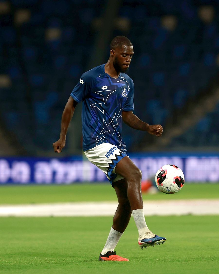 Alex Moussounda (Hapoel Petah Tikva) strikes the ball with his right foot