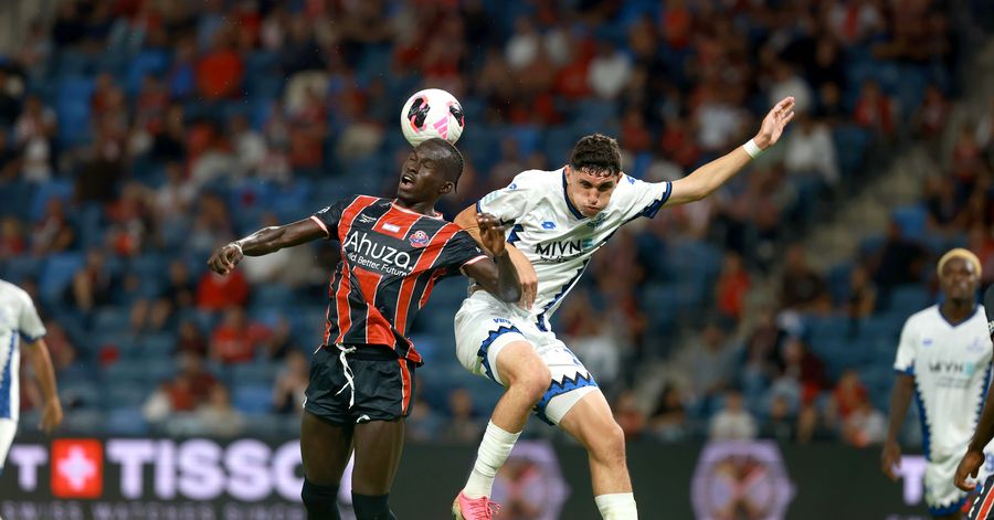 Cheick Keita (Hapoel Haifa) competes for an aerial ball